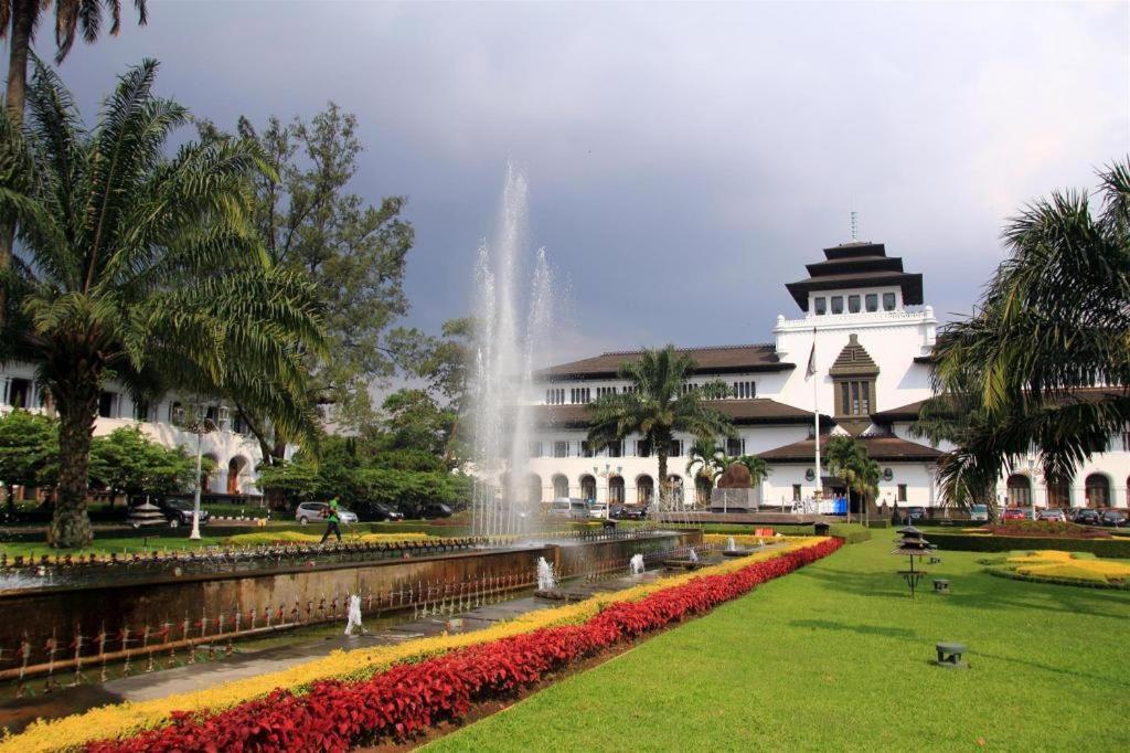 Kytos Hotel Bandung Exterior photo